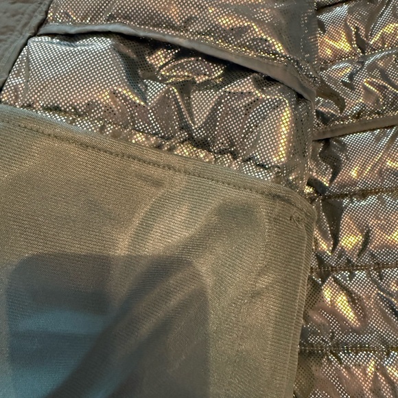 Columbia tri color green blue cream/grey Omni heat white out puffer vest - Picture 8 of 13